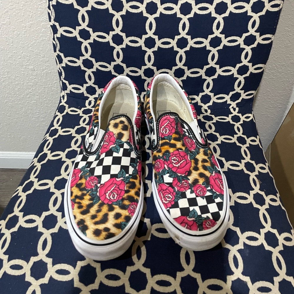 Vans Size 10 real nice shoes ❤️❤️❤️